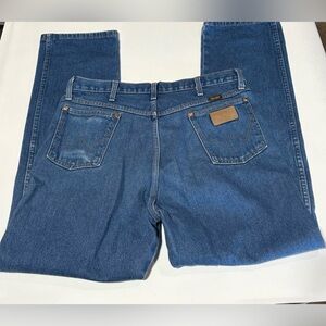 Men's Vintage Wrangler Blue Jeans size 37x32